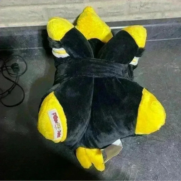 My Pillow Pets Iowa Hawkeyes Large Pillow - NCAA Football Basketball - Picture 8 of 11